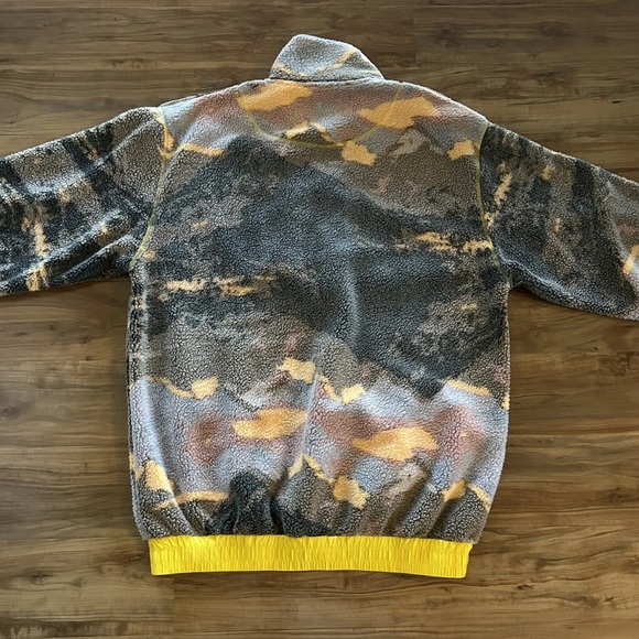 BDG Alpine Popover Sweatshirt in size S! - Picture 4 of 6